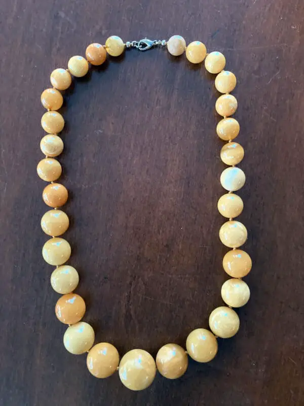 graduated bead necklace